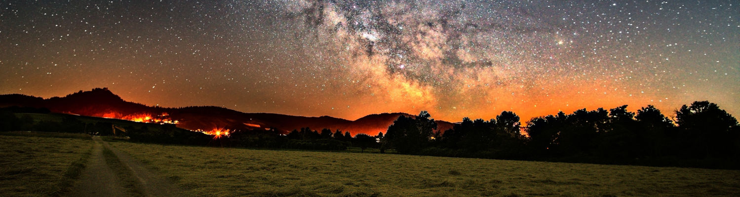 Ausschnitt der Milchstraße im Juni, aufgenommen im Nordschwarzwald