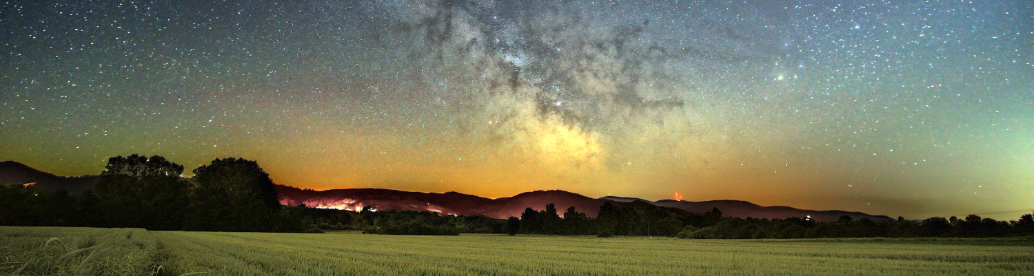 Ausschnitt der Milchstraße im Juni, aufgenommen im Nordschwarzwald