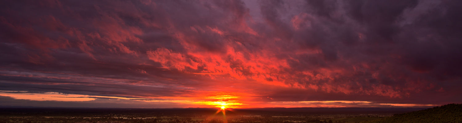 Sonnenuntergang in der Rheinebene